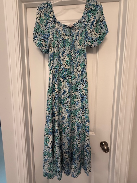 LOFT Dresses & Skirts - LOFT Blue and Green Floral Puff-Sleeve Maxi Dress